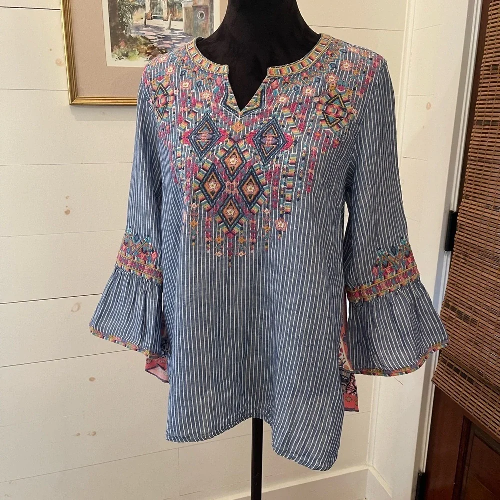 John.Mark V-neck, pullover, top size small embroidered front back and sleeves - Picture 1 of 11